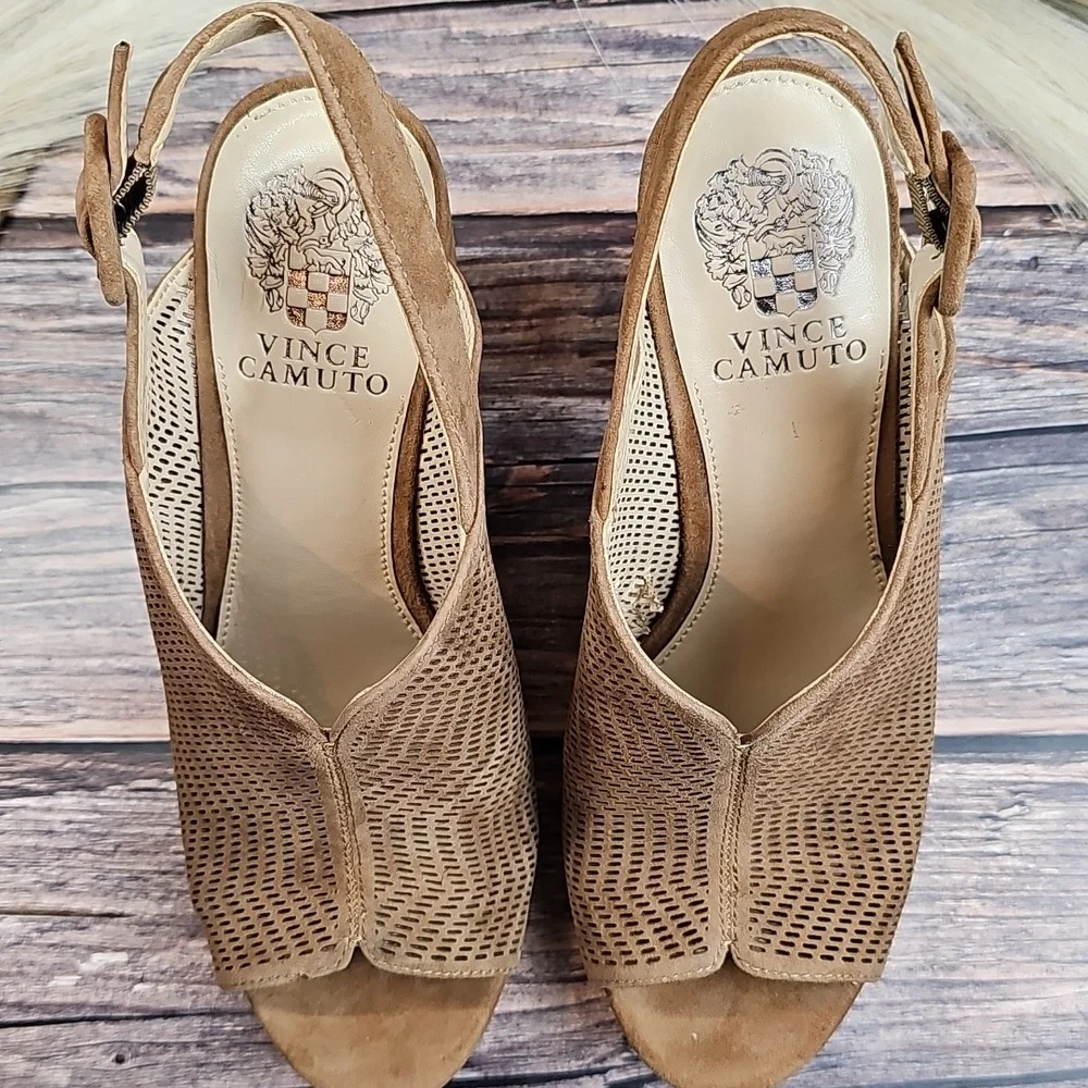 NIB VINCE CAMUTO VV-JENSEYA SEED BROWN PEEP-TOE PERFORATED BOOTIE SANDAL - Picture 3 of 12